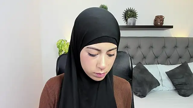 chaymae nah  online show from March 12, 12:36 pm