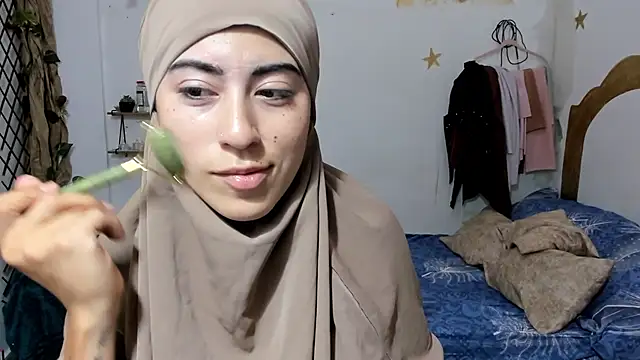 chaymae nah  online show from September 23, 10:46 pm