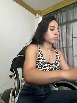 bella-black online show from April 16, 1:23 pm