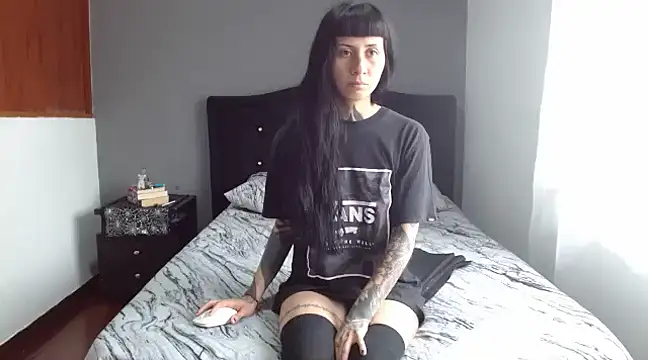 Emilia 1995 online show from February 16, 5:04 pm