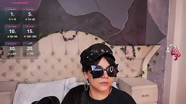 Snapshot of AmberGreyy_ chatting on April 19, 1:54 pm AmberGreyy online show from April 19, 1:54 pm