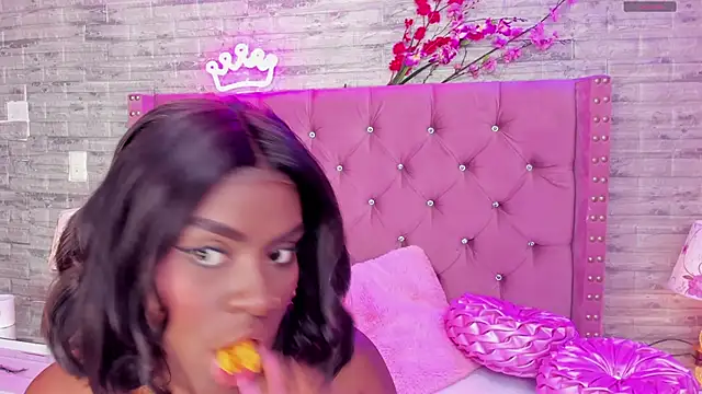 Snapshot of IsabellaBromsS chatting on February 28, 8:28 pm IsabellaBromsS online show from February 28, 8:28 pm