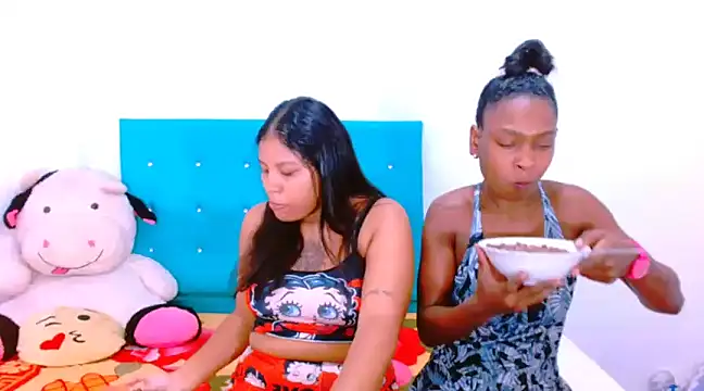 Snapshot of ladypussy69 chatting on December 6, 12:05 pm ladypussy69 online show from December 6, 12:05 pm