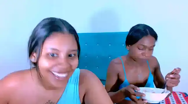 Snapshot of ladypussy69 chatting on December 21, 12:09 am ladypussy69 online show from December 21, 12:09 am