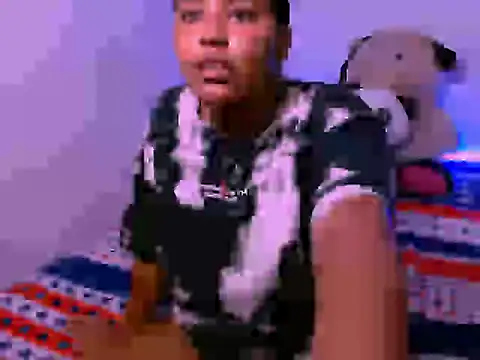 Snapshot of ladypussy69 chatting on November 19, 12:21 am ladypussy69 online show from November 19, 12:21 am