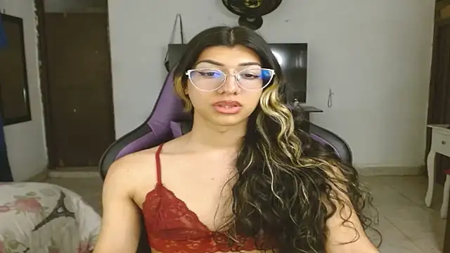 engielphoenis14 online show from February 4, 12:33 pm