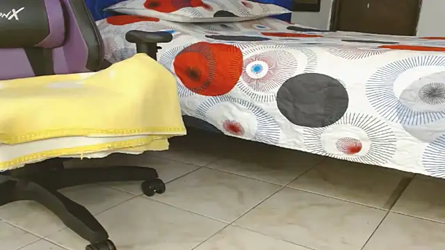 engielphoenis14 online show from March 8, 5:54 pm