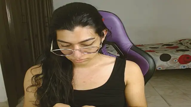 engielphoenis14 online show from September 18, 9:06 pm