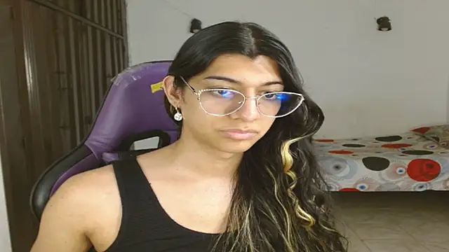 engielphoenis14 online show from September 23, 9:40 pm