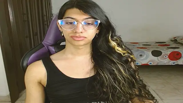 engielphoenis14 online show from September 26, 9:30 pm