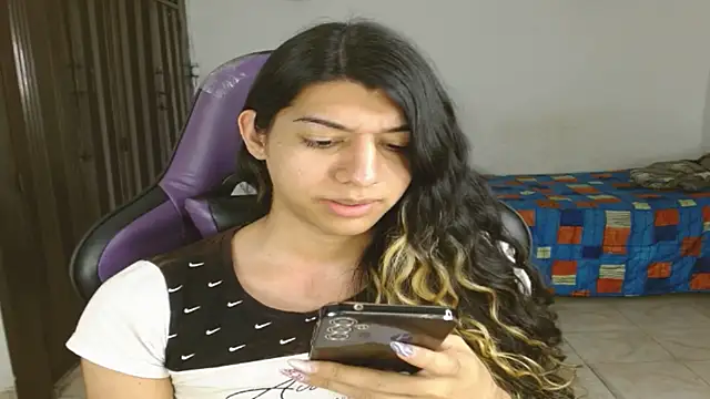 engielphoenis14 online show from October 18, 1:08 am