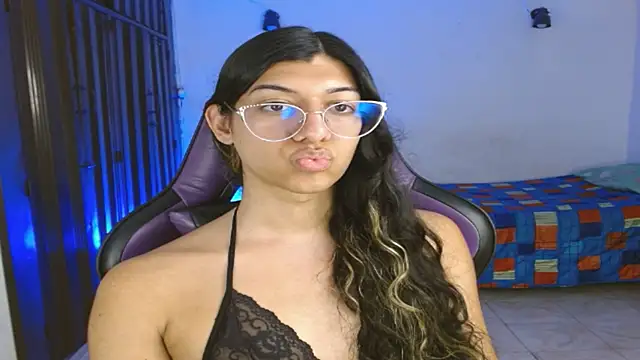 engielphoenis14 online show from October 29, 1:41 am