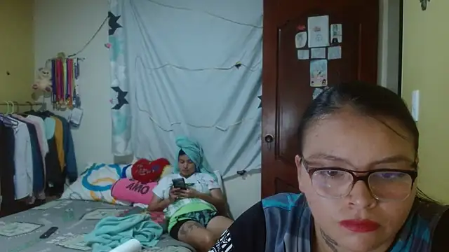 clayre and jill online show from November 12, 4:35 am