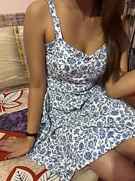 Alina Khann online show from January 8, 2:41 pm