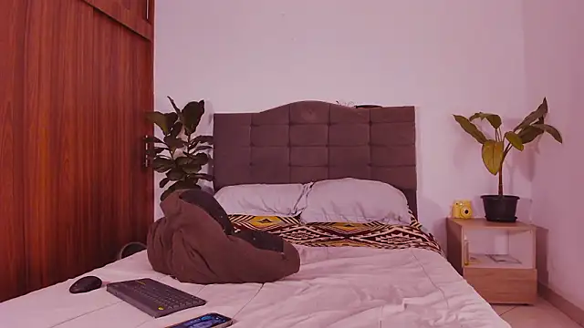 2gays 1Str8 online show from October 22, 7:35 pm