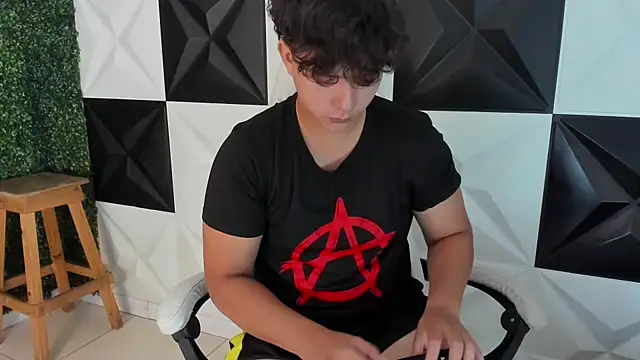 Dani cumboy online show from November 9, 1:20 pm