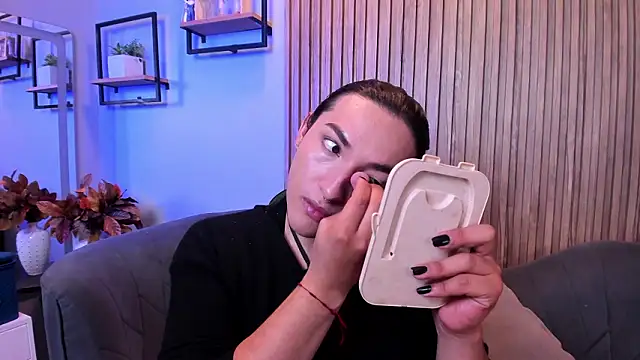 TomLondon  online show from February 24, 7:12 pm