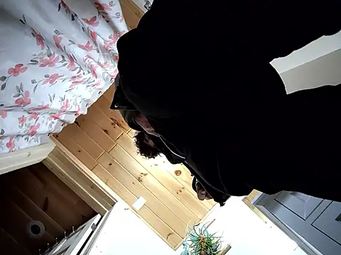 Snapshot of Lilsmokeshow017 chatting on February 3, 8:30 am Lilsmokeshow017 online show from February 3, 8:30 am