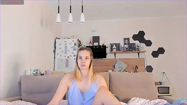 Girl alone home online show from September 8, 2:16 pm