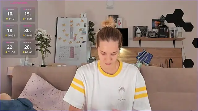 Girl alone home online show from October 20, 2:06 pm