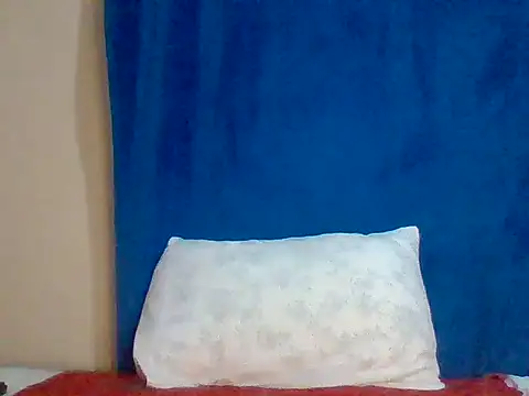 sweet love00 online show from May 3, 2:06 am