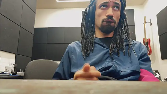 hotcamboy420 online show from November 12, 2:34 am