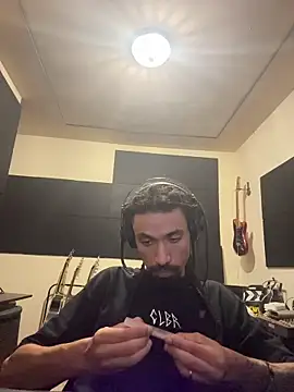 hotcamboy420 online show from November 30, 6:28 am