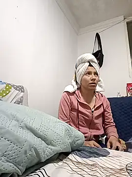 karlamorris  online show from January 18, 12:47 pm