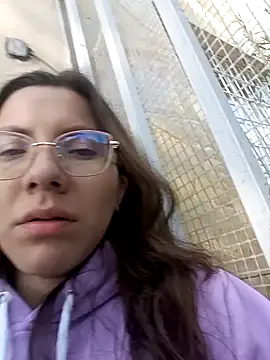 karlamorris  online show from January 21, 1:00 pm