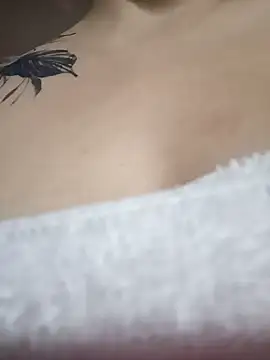 karlamorris  online show from February 8, 9:57 pm