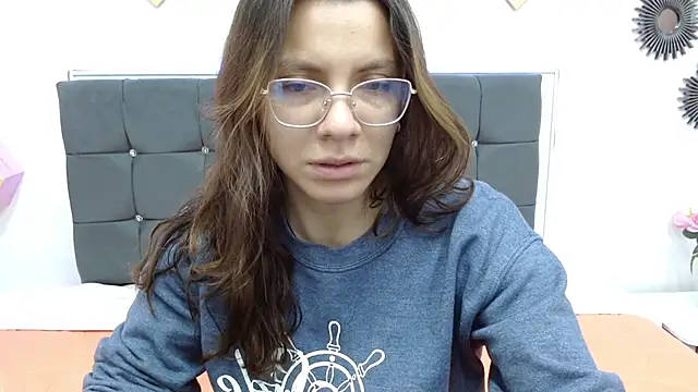 karlamorris  online show from February 24, 1:42 pm