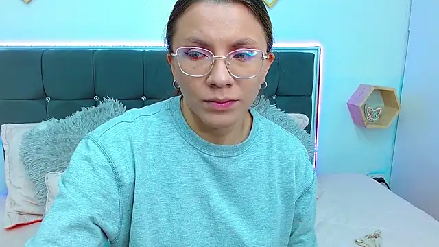 karlamorris  online show from March 13, 1:50 pm