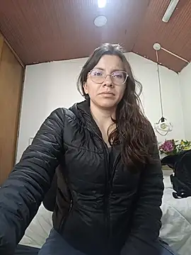 karlamorris  online show from December 17, 1:28 pm