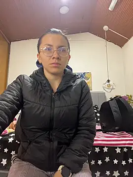 karlamorris  online show from February 12, 1:28 pm