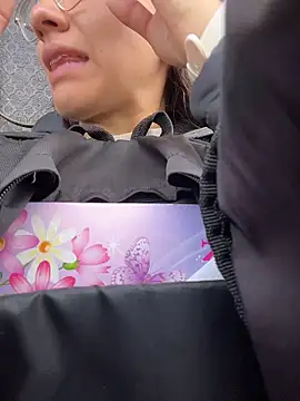 karlamorris  online show from February 14, 1:41 pm