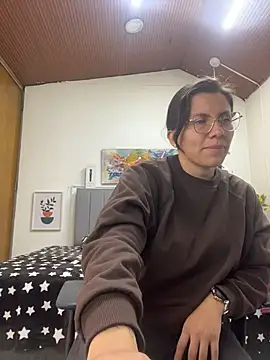 karlamorris  online show from April 16, 1:12 pm