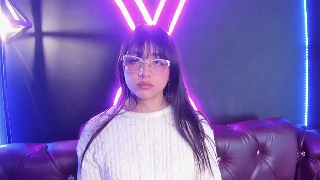 Sophy SmileSweet online show from February 1, 2:45 pm