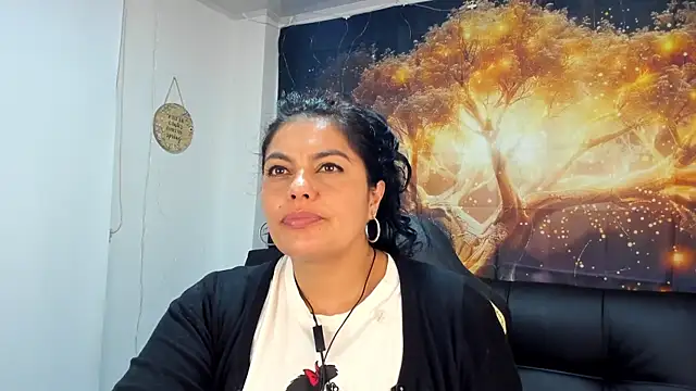 Lust Mom41 online show from December 2, 4:09 pm