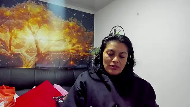 Lust Mom41 online show from December 31, 11:31 am