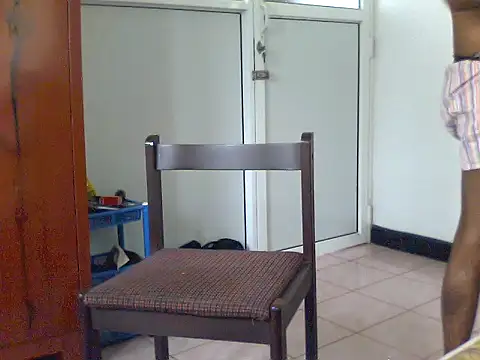 Snapshot of RoccoSL2003 chatting on February 15, 6:43 am RoccoSL2003 online show from February 15, 6:43 am