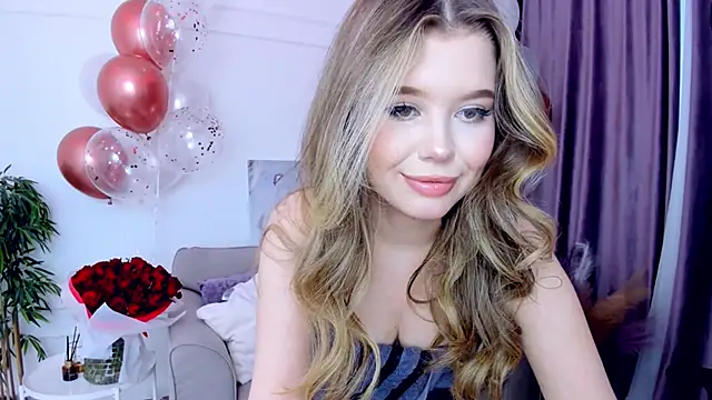 FollowLovee online show from March 22, 2:47 pm