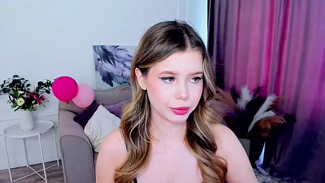 FollowLovee online show from September 19, 11:44 am