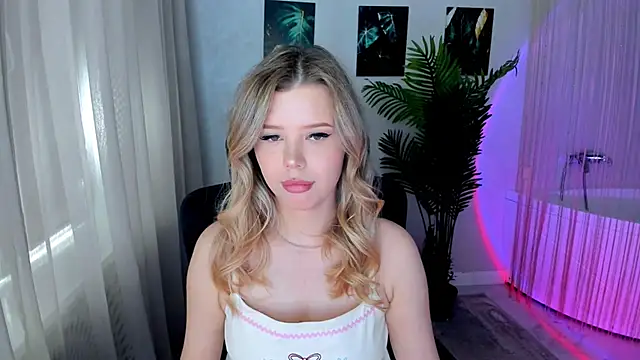 FollowLovee online show from May 25, 3:56 am