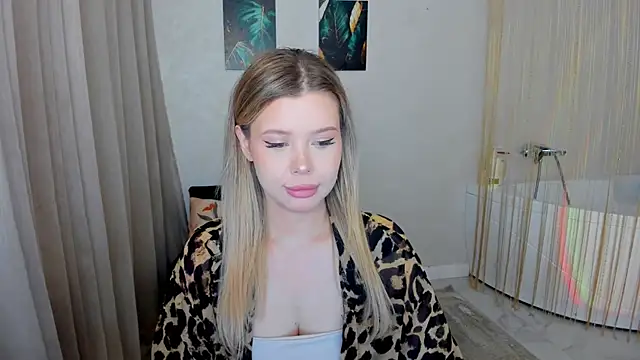 FollowLovee online show from June 24, 7:35 pm