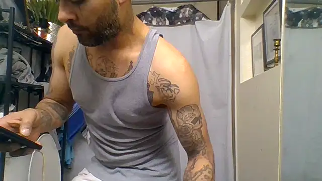 Houstonslong1 online show from January 15, 5:50 am