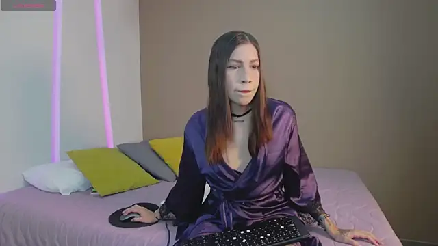 LynnSam  online show from February 1, 1:55 am