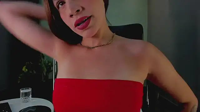 LynnSam  online show from February 5, 12:42 am