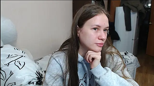 leila bambi  online show from December 25, 9:11 pm