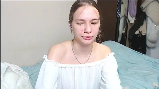 leila bambi  online show from February 5, 6:26 pm