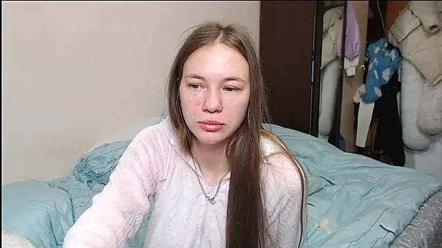 leila bambi  online show from February 12, 4:11 pm